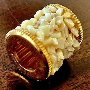 Jolle Gold Tone with Nacre Charm